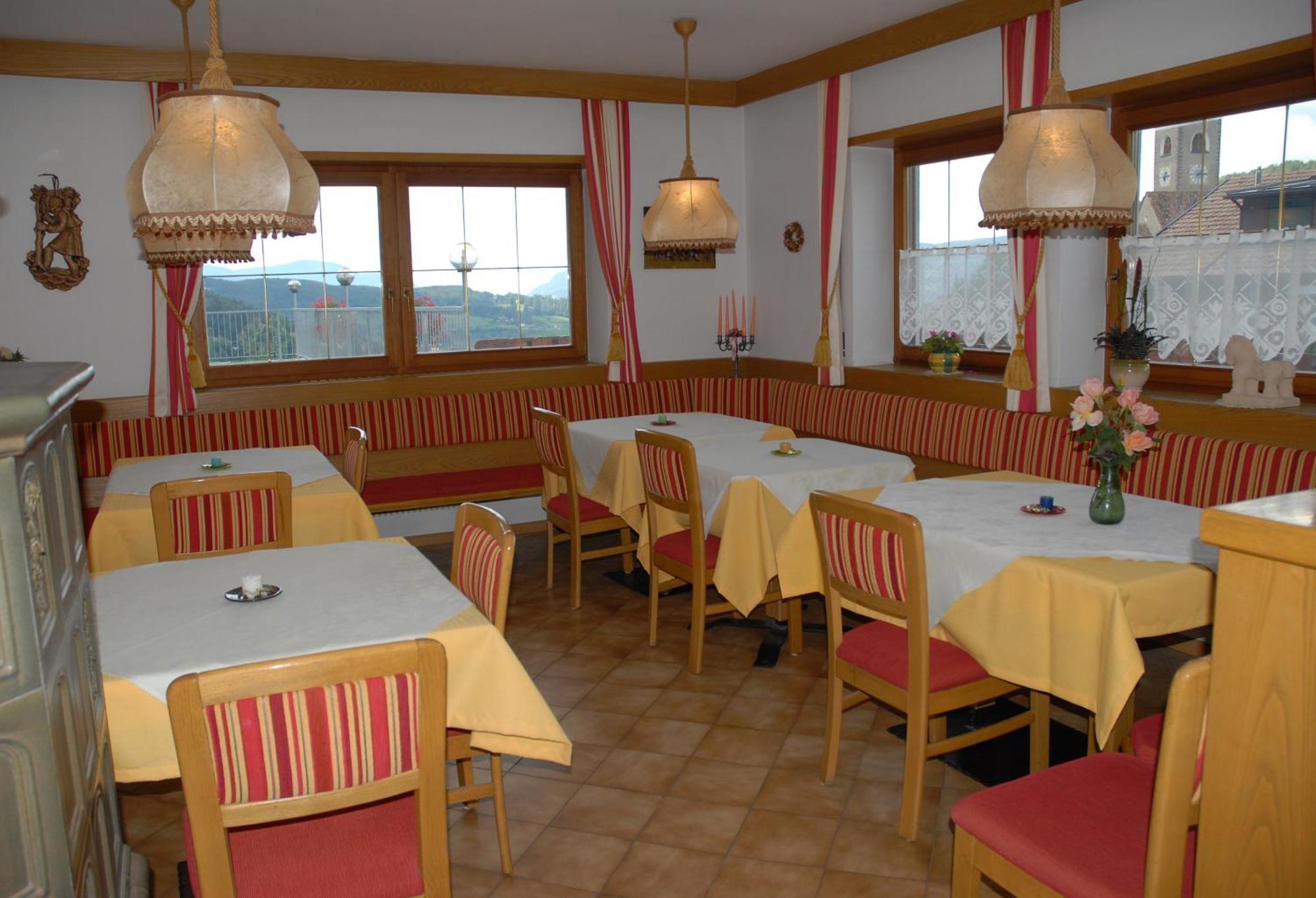 Hotel Garni Alpin Seis am Schlern Exterior foto